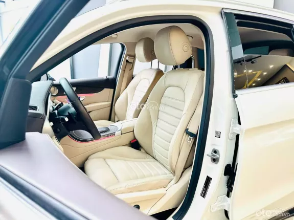 Mercedes-Benz GLC 200 4Matic 2022 - Bảo dưỡng đầy đủ, máy móc zin nguyên
