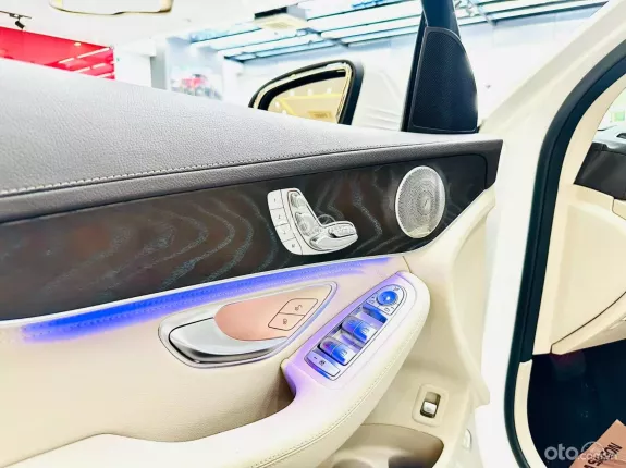 Mercedes-Benz GLC 200 4Matic 2022 - Bảo dưỡng đầy đủ, máy móc zin nguyên