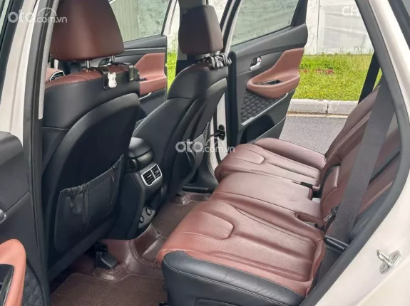 Hyundai Santa Fe 2.4L Xăng Tiêu chuẩn 2022 - Giá thương lượng