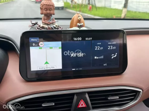 Hyundai Santa Fe 2.4L Xăng Tiêu chuẩn 2022 - Giá thương lượng