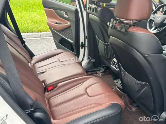 Hyundai Santa Fe 2.4L Xăng Tiêu chuẩn 2022 - Giá thương lượng