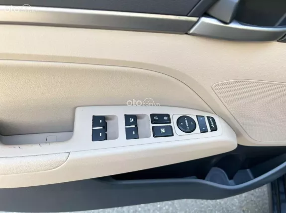 Hyundai Elantra   2.0 AT 2018 - Hỗ trợ test hãng có văn bản