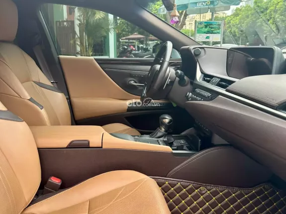 Lexus ES 250 2019 - Giá 1 tỷ 880 triệu