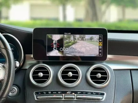 Mercedes-Benz C300 AMG 2021 - Giá 1 tỷ 330 triệu