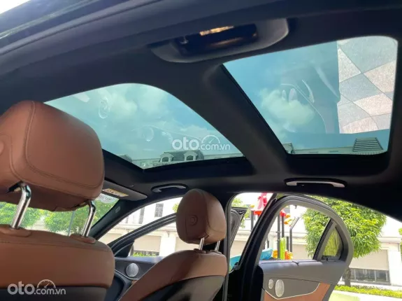 Mercedes-Benz C300 AMG 2021 - Giá 1 tỷ 330 triệu