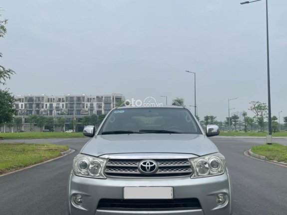 Toyota Fortuner 2.7 V 4X4 AT 2009 - Nồi đồng cối đá