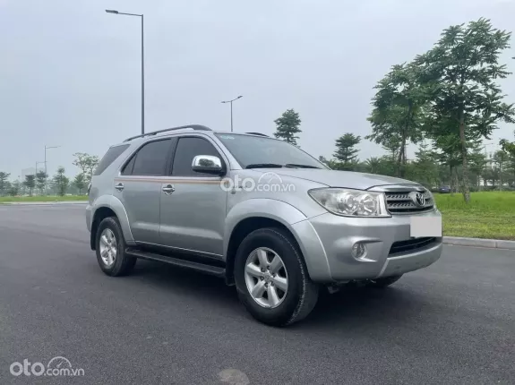 Toyota Fortuner 2.7 V 4X4 AT 2009 - Nồi đồng cối đá