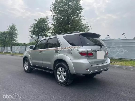 Toyota Fortuner 2.7 V 4X4 AT 2009 - Nồi đồng cối đá