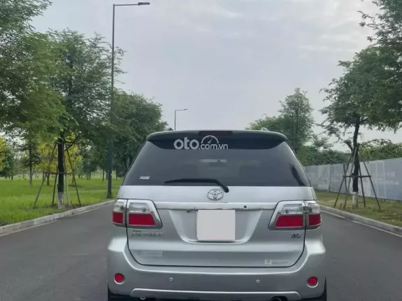 Toyota Fortuner 2.7 V 4X4 AT 2009 - Nồi đồng cối đá