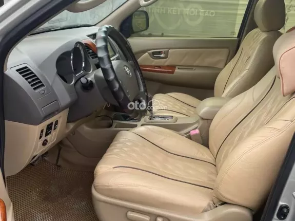 Toyota Fortuner 2.7 V 4X4 AT 2009 - Nồi đồng cối đá