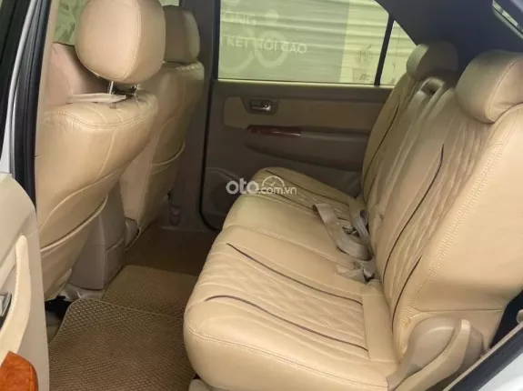 Toyota Fortuner 2.7 V 4X4 AT 2009 - Nồi đồng cối đá