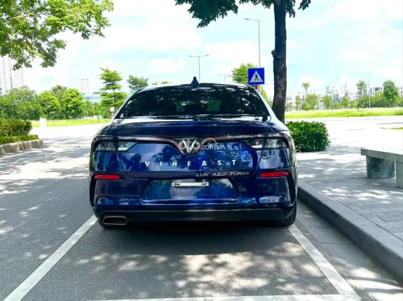 VinFast LUX A2.0 Tiêu chuẩn 2021 - Xanh cavasite quý phái