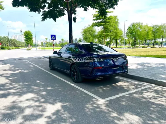 VinFast LUX A2.0 Tiêu chuẩn 2021 - Xanh cavasite quý phái