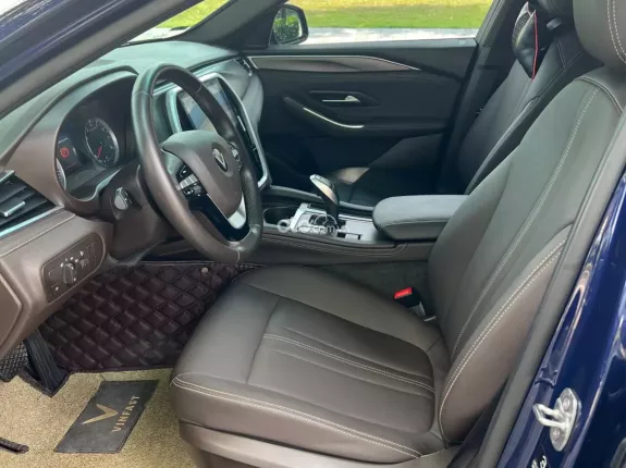 VinFast LUX A2.0 Tiêu chuẩn 2021 - Xanh cavasite quý phái