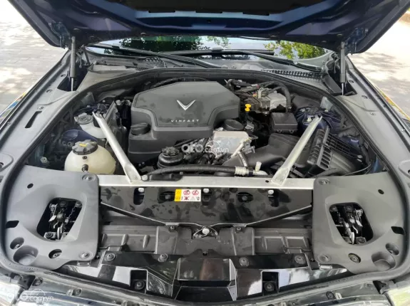 VinFast LUX A2.0 Tiêu chuẩn 2021 - Xanh cavasite quý phái