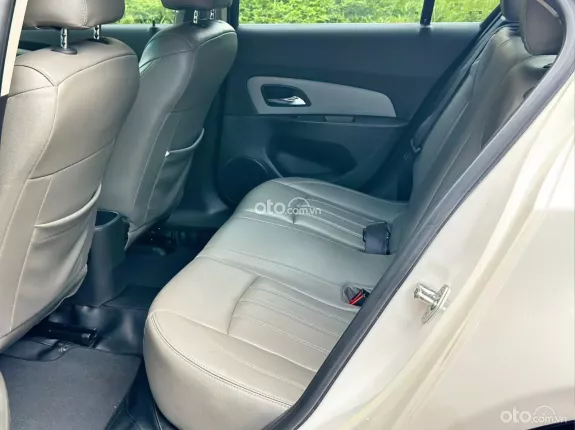 Chevrolet Cruze LT 1.6 2016 - Một Chủ, Lốp theo xe, Chạy 5,5 vạn km