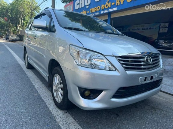 Toyota Innova 2.0E 2012 - Xe đẹp xuất sắc