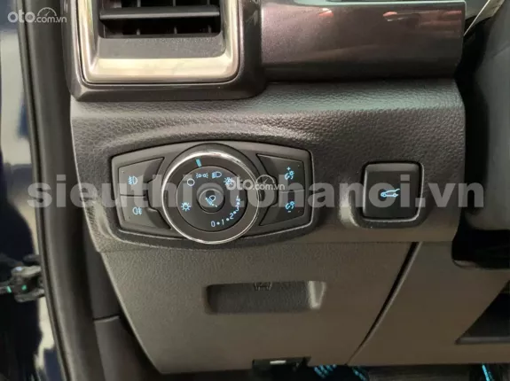 Ford Everest Titanium 2.0 AT 4x2 2020 - Không đâm đụng - Không ngập nước - Đúng Km đồng hồ