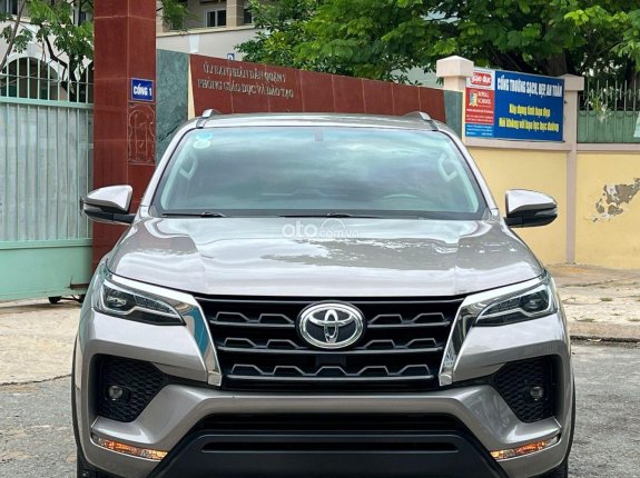 Toyota Fortuner 2.4G 4x2 AT  2021 - Bản dầu - Tặng gói chăm sóc xe và phủ Ceramic cao cấp