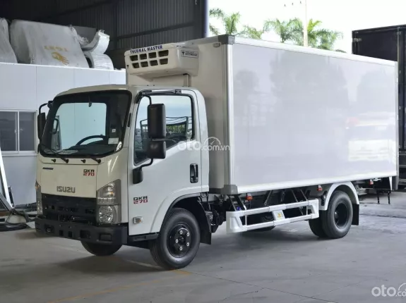 Isuzu QKR 270 2024 - Xe tải isuzu đông lạnh 2t4 xe sẵn giao ngay
