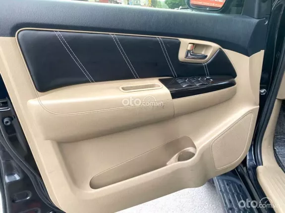 Toyota Fortuner 2.7 V 4X2 AT 2015 - Máy số nguyên zin tuyệt đối