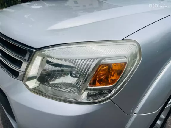 Ford Everest 2.5 AT 2013 - Máy dầu số tự động 11v