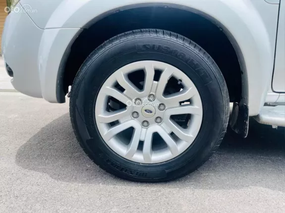 Ford Everest 2.5 AT 2013 - Máy dầu số tự động 11v