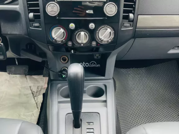 Ford Everest 2.5 AT 2013 - Máy dầu số tự động 11v