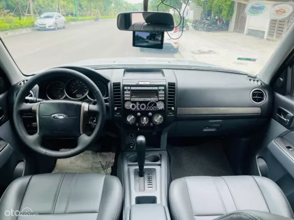 Ford Everest 2.5 AT 2013 - Máy dầu số tự động 11v