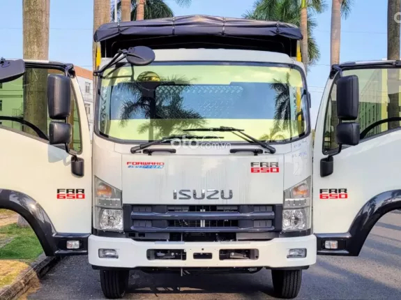 Isuzu FRR 650 2024 - Xe tải isuzu 6t5 thùng mui bạt nhôm