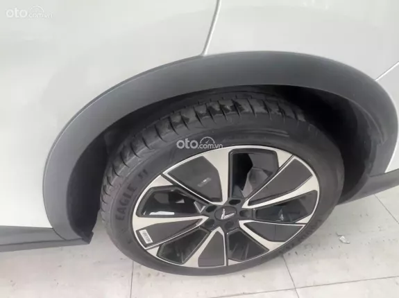 VinFast VF8 Plus 2022 - Vf8 plus trắng nt nâu cả pin