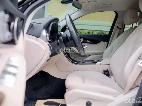 Mercedes-Benz GLC 200 2022 - Giá 1 tỷ 540tr