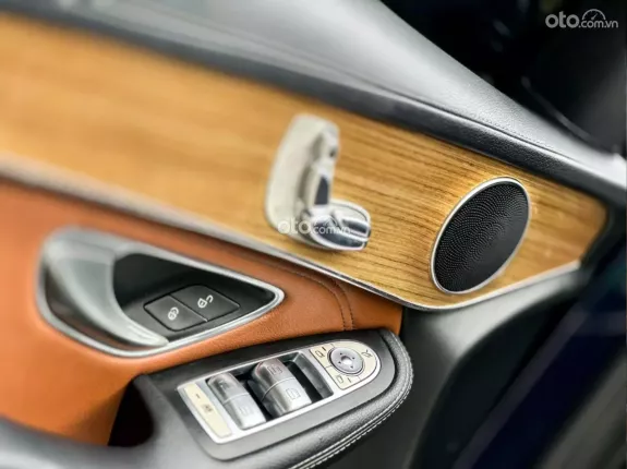 Mercedes-Benz GLC 250 4Matic 2017 - Giá 950tr