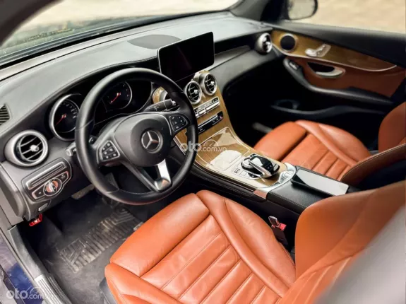 Mercedes-Benz GLC 250 4Matic 2017 - Giá 950tr