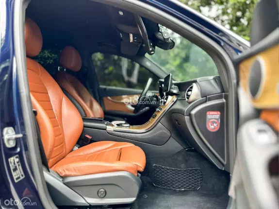 Mercedes-Benz GLC 250 4Matic 2017 - Giá 950tr