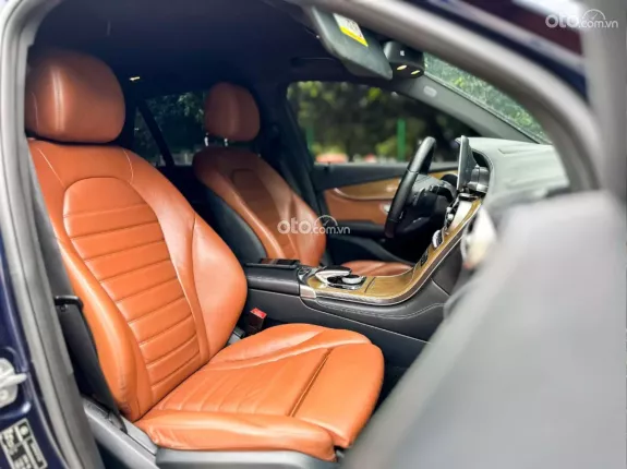 Mercedes-Benz GLC 250 4Matic 2017 - Giá 950tr