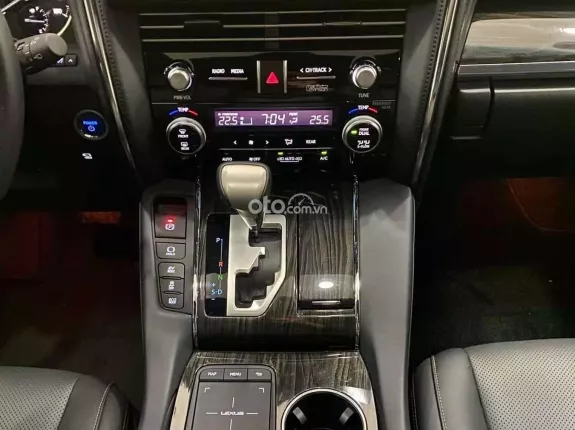 Lexus LM500h 2020 - Xe đẹp như mới, trang bị full option - giá thương lượng