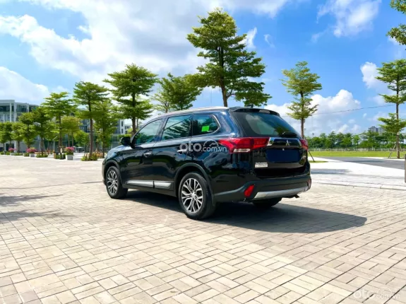 Mitsubishi Outlander 2.0 CVT 2019 - Cực nét
