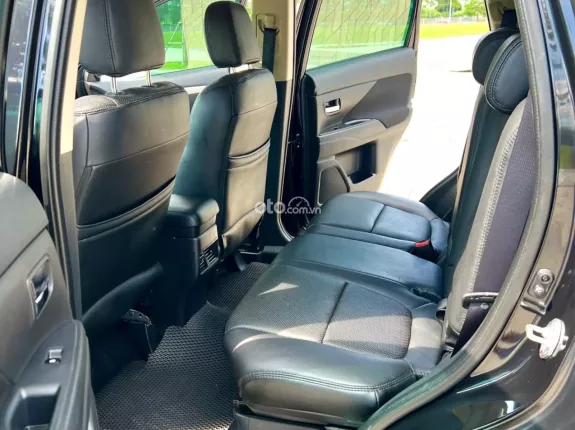 Mitsubishi Outlander 2.0 CVT 2019 - Cực nét