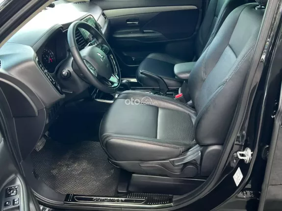 Mitsubishi Outlander 2.0 CVT 2019 - Cực nét