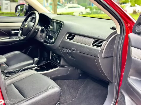 Mitsubishi Outlander 2.0 CVT 2019 - MỘT CHỦ TỪ MỚI