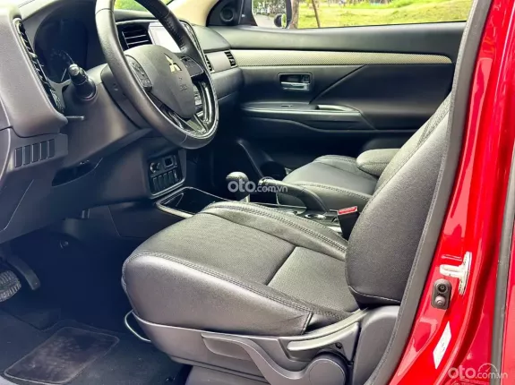 Mitsubishi Outlander 2.0 CVT 2019 - MỘT CHỦ TỪ MỚI