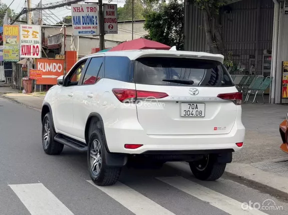 Toyota Fortuner 2.4 MT 4x2 2021 - Máy dầu số sàn một chủ đi chuẩn 5 ngàn kilomet