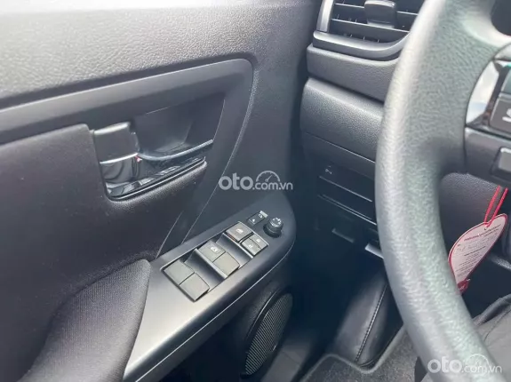 Toyota Fortuner 2.4 MT 4x2 2021 - Máy dầu số sàn một chủ đi chuẩn 5 ngàn kilomet