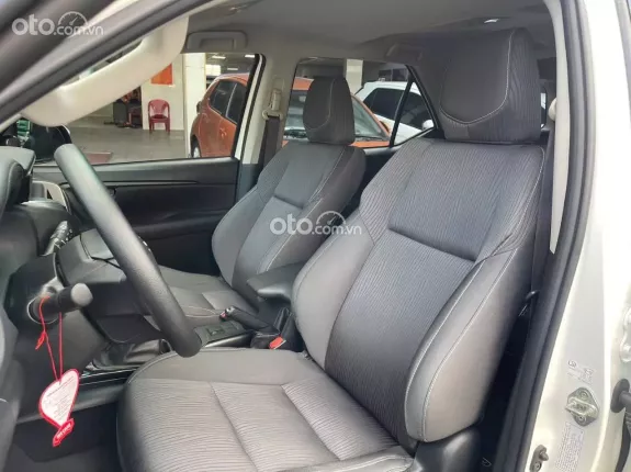 Toyota Fortuner 2.4 MT 4x2 2021 - Máy dầu số sàn một chủ đi chuẩn 5 ngàn kilomet