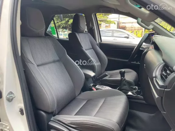 Toyota Fortuner 2.4 MT 4x2 2021 - Máy dầu số sàn một chủ đi chuẩn 5 ngàn kilomet