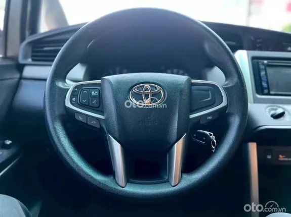 Toyota Innova 2.0E 2018 - Số sàn một chủ đi chuẩn 8 vạn kilomet