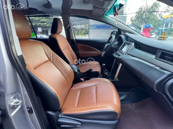 Toyota Innova 2.0E 2018 - Số sàn một chủ đi chuẩn 8 vạn kilomet