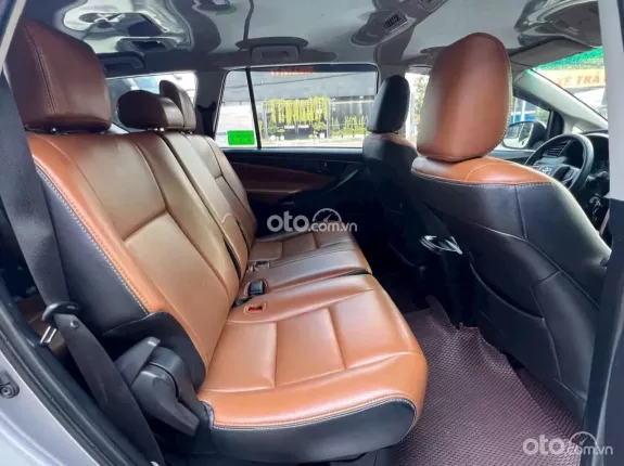 Toyota Innova 2.0E 2018 - Số sàn một chủ đi chuẩn 8 vạn kilomet