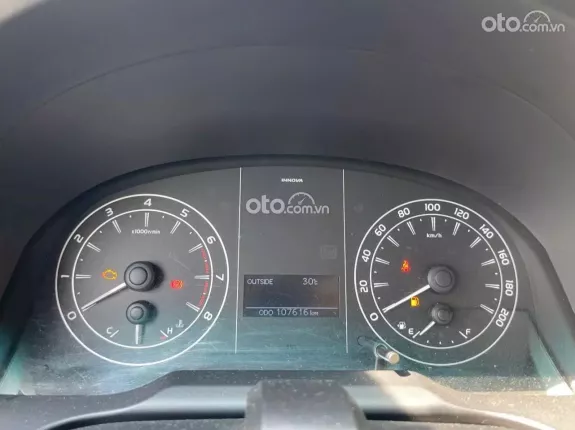 Toyota Innova 2.0E 2018 - Số sàn một chủ đi chuẩn 10 vạn kilomet